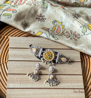 Alaankar oxidised choker with Vilandi stone