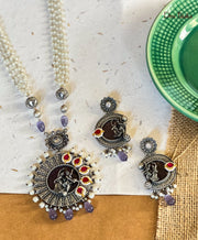 Raas Necklace with Vilandi Stone